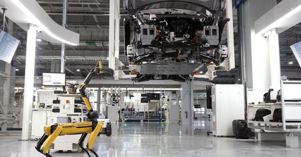 pexels-hyundaimotorgroup-19319639_1200x628-1024x536 Fábricas Autônomas: a Robótica Industrial Está Redefinindo a Produção Global