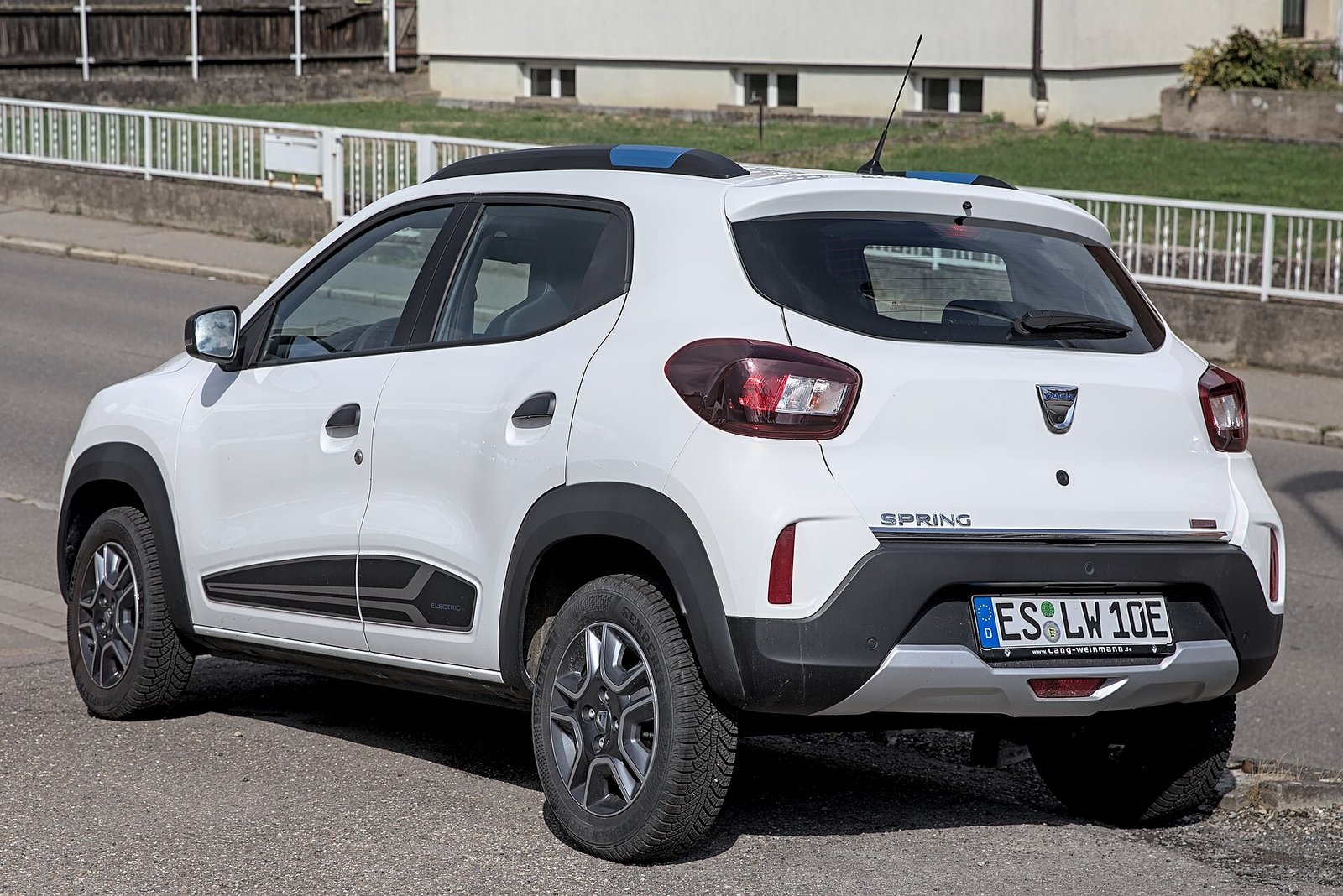eletricos-2026-dacia-spring Carros Elétricos em 2026: Marcas, Autonomia, Preços e Porque Compensam Mais do que um Carro a Combustão