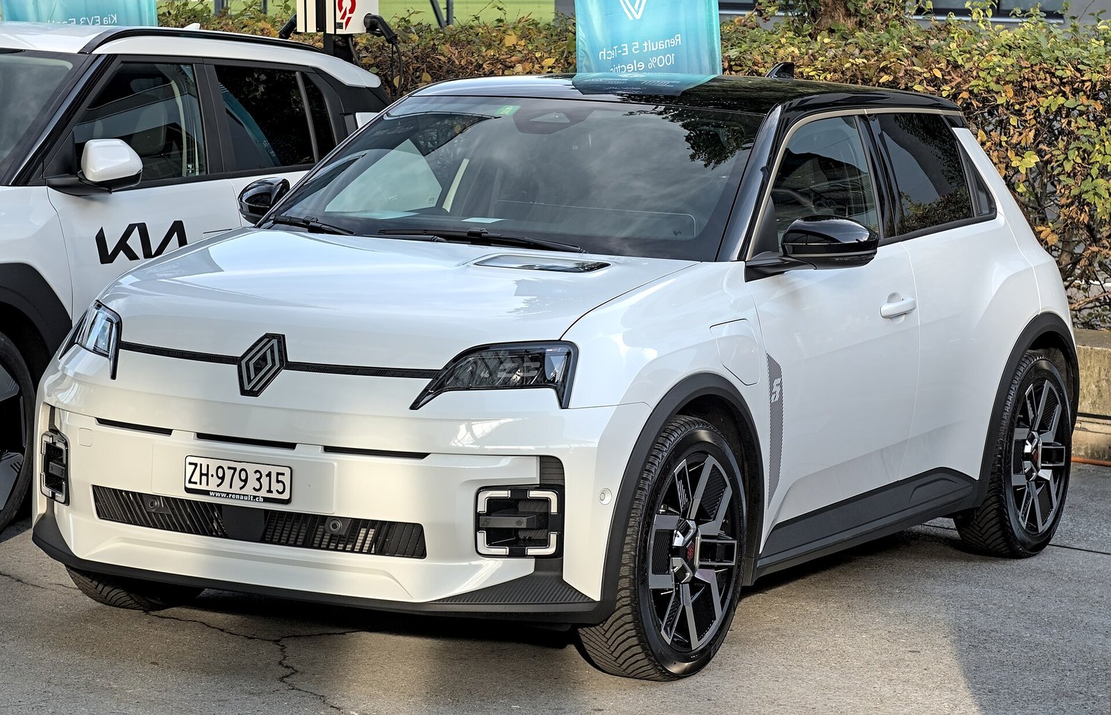 eletricos-2026-renault-5-e-tech-b Carros Elétricos em 2026: Marcas, Autonomia, Preços e Porque Compensam Mais do que um Carro a Combustão