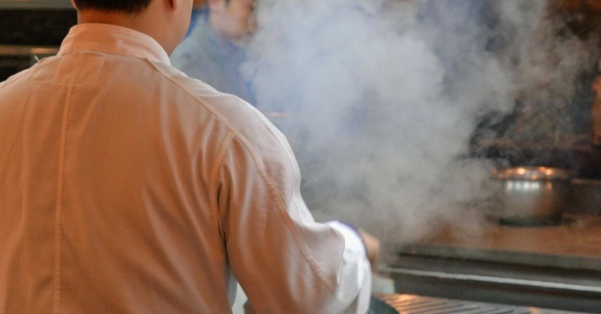 robo-culinaria-b1712 Robôs na culinária: marcas, preços e onde já cozinham e servem em restaurantes (2026)